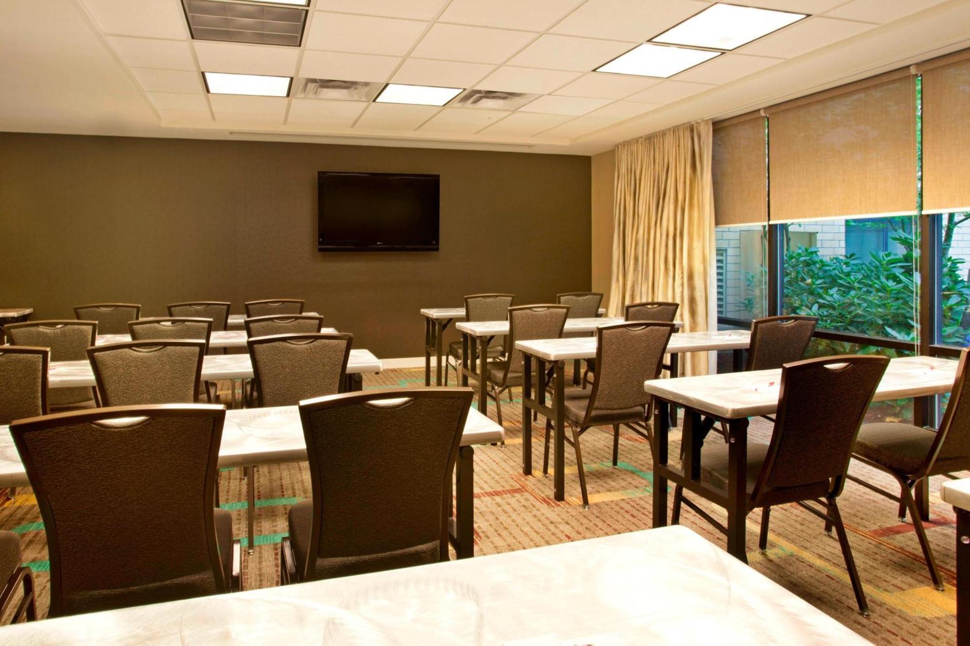 Residence Inn By Marriott Portland Airport At Cascade Station Bagian luar foto